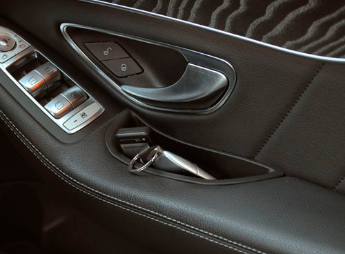 C-Class(W205) 等の右ハンドル車に対応 ドアストレージBOX   MHG-013